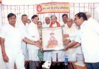 Being honoured by Aggarwal Sabha