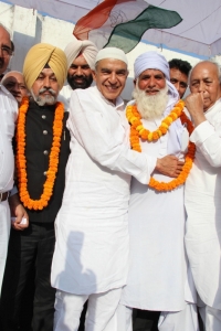 Malkiyat Singh Jandiyala, BSP candidate and Nanu Miyan, Block president Mauli Jagran, who have Joined Congress at Rajiv Gandhi Bhawan in sector 35 of Chandigarh.